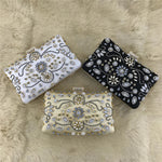 Valencia - Dekoreret clutch med blomstret perlekant