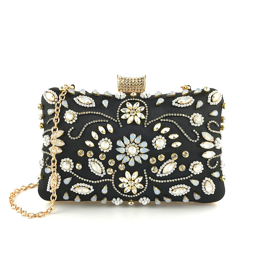 Valencia - Dekoreret clutch med blomstret perlekant
