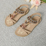 Delilah - Boho-Chic dekorerede sandaler med elastiske stropper