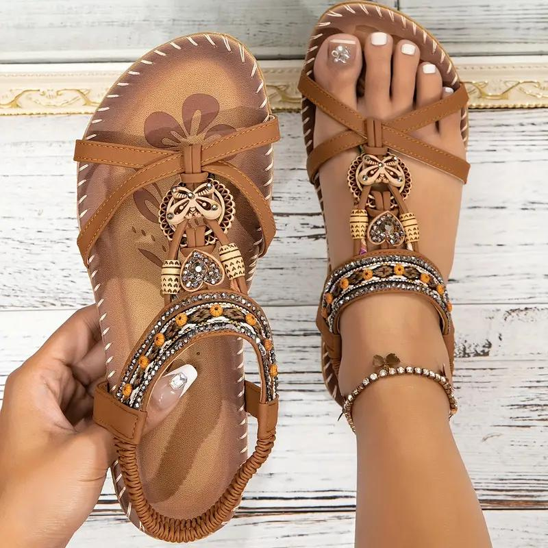 Delilah - Boho-Chic dekorerede sandaler med elastiske stropper