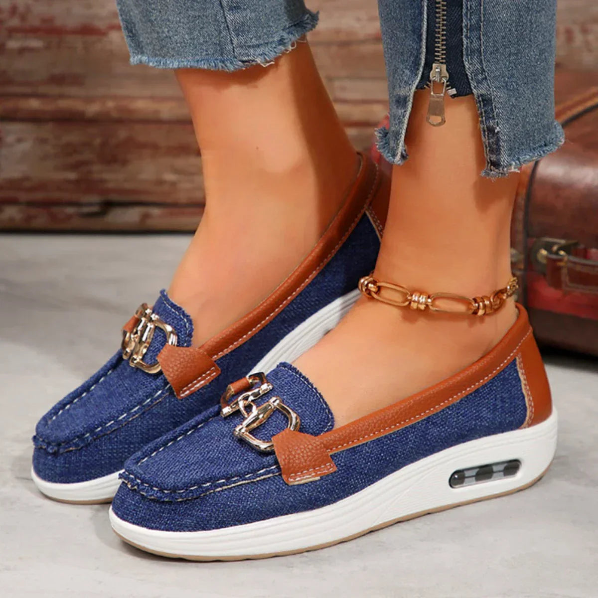 Eva - Chic tweed slip-on sneakers med spænde detalje