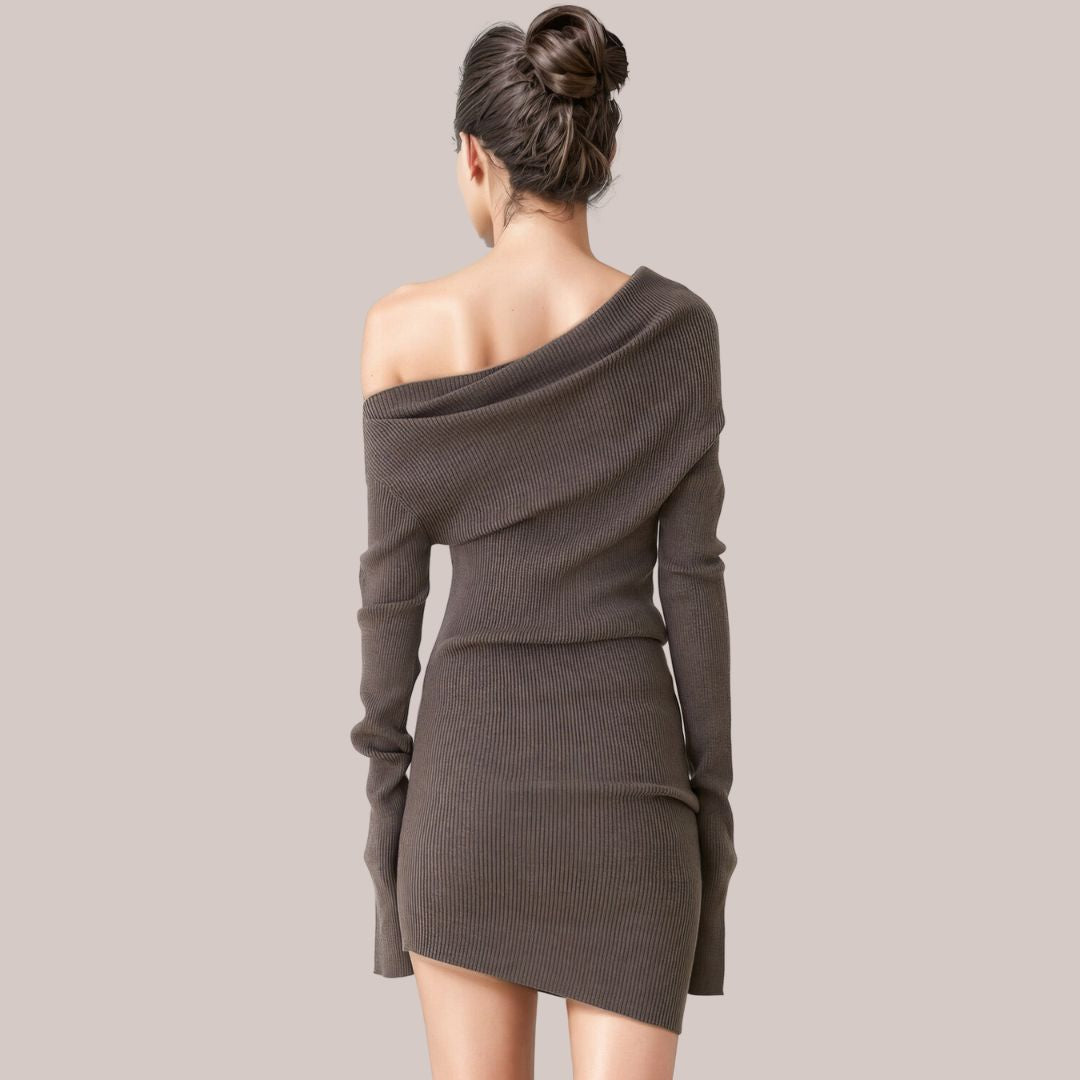 Nadia - Sofistikeret bodycon kjole med ribstrik og en skulder