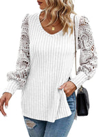 Ribbet sweater med blondeærmer