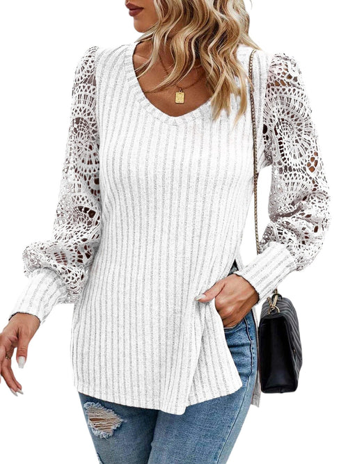 Ribbet sweater med blondeærmer