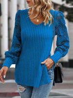 Ribbet sweater med blondeærmer