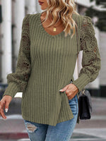 Ribbet sweater med blondeærmer