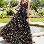 Isabella - Elegant aftenkjole med blomsterbroderi