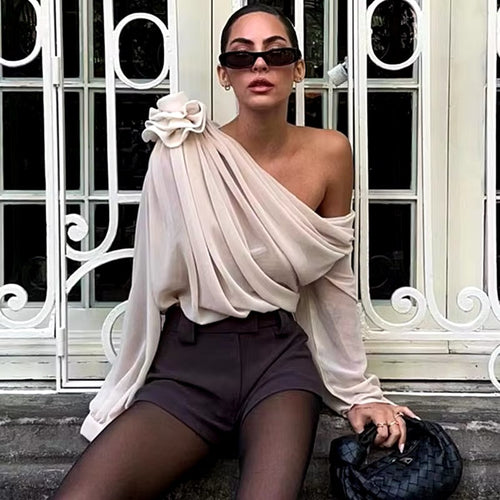 Elegant bluse med én skulder