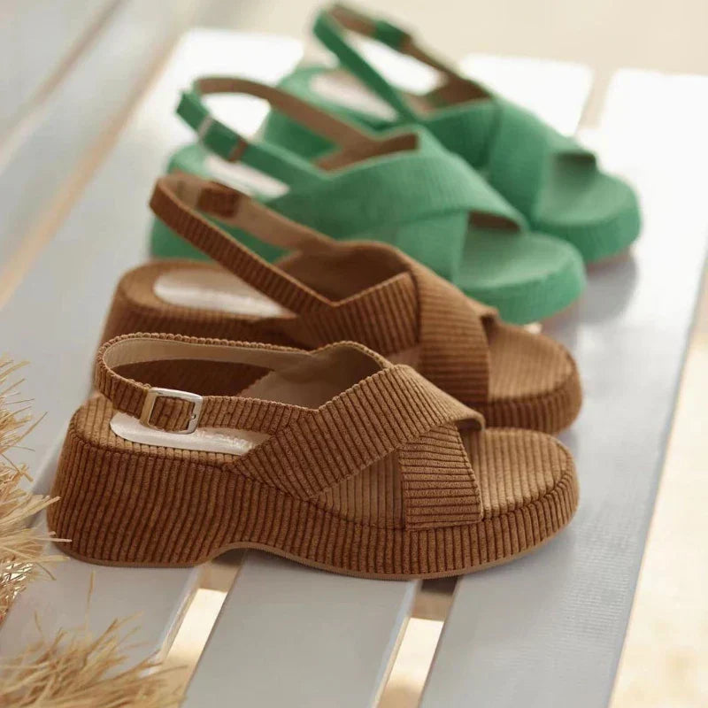 Amelia - Komfortable sandaler med en struktureret krydsrem