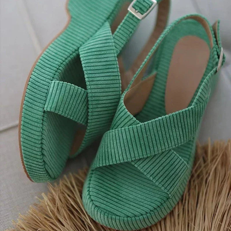 Amelia - Komfortable sandaler med en struktureret krydsrem