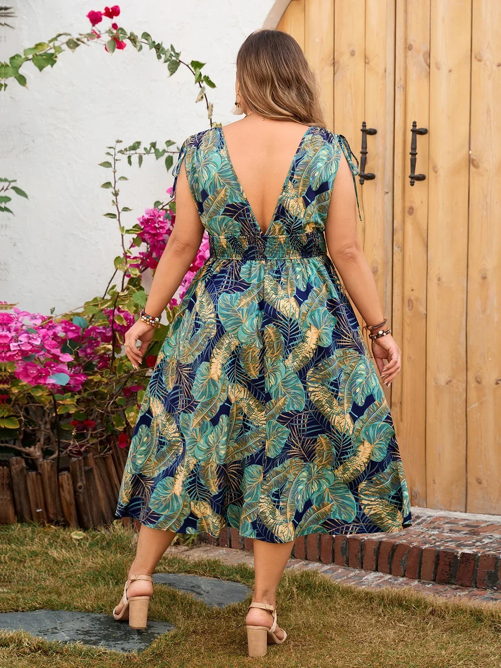 Irina - Midikjole - Blomsterprint med V-hals