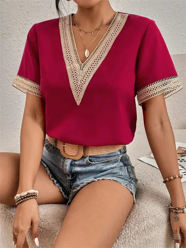 Sommerens elegante bluse med V-hals