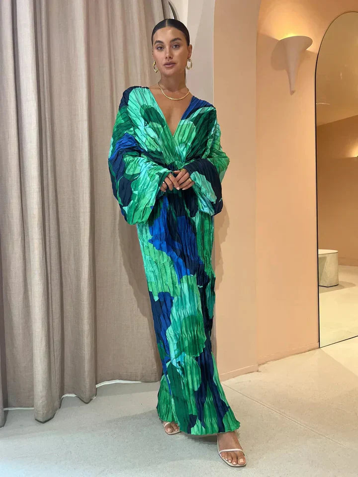 Gudrun - Elegant, Plisseret Lang Kjole Med Print