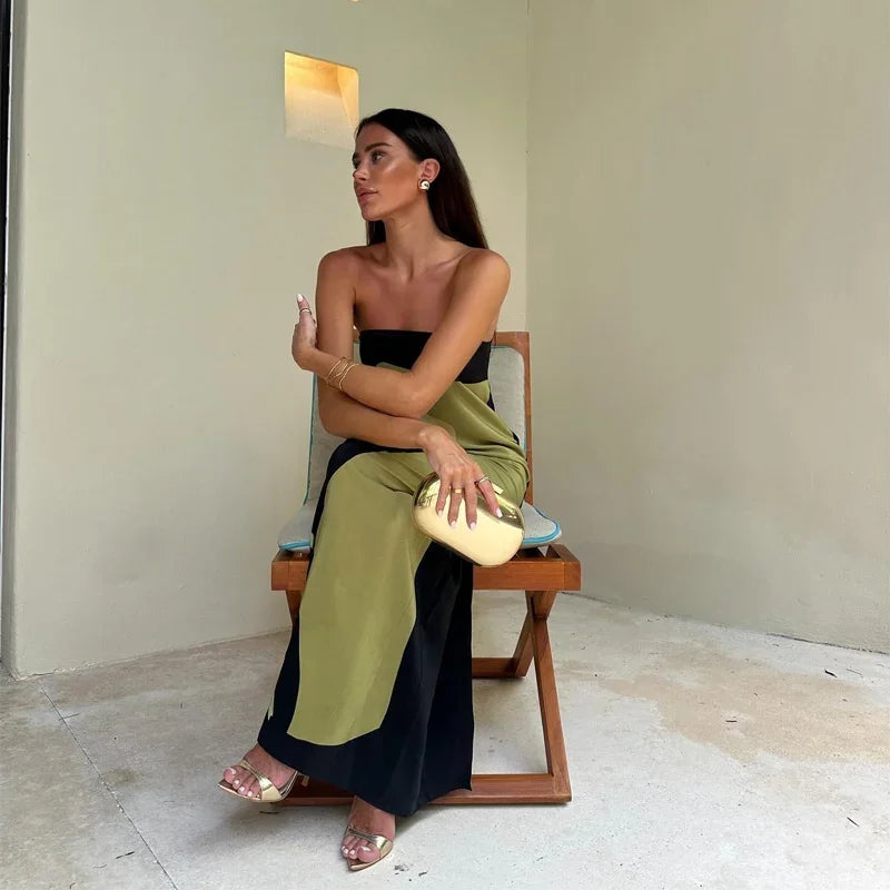 Delilah - Chic off-the-shoulder maxikjole med abstrakt print