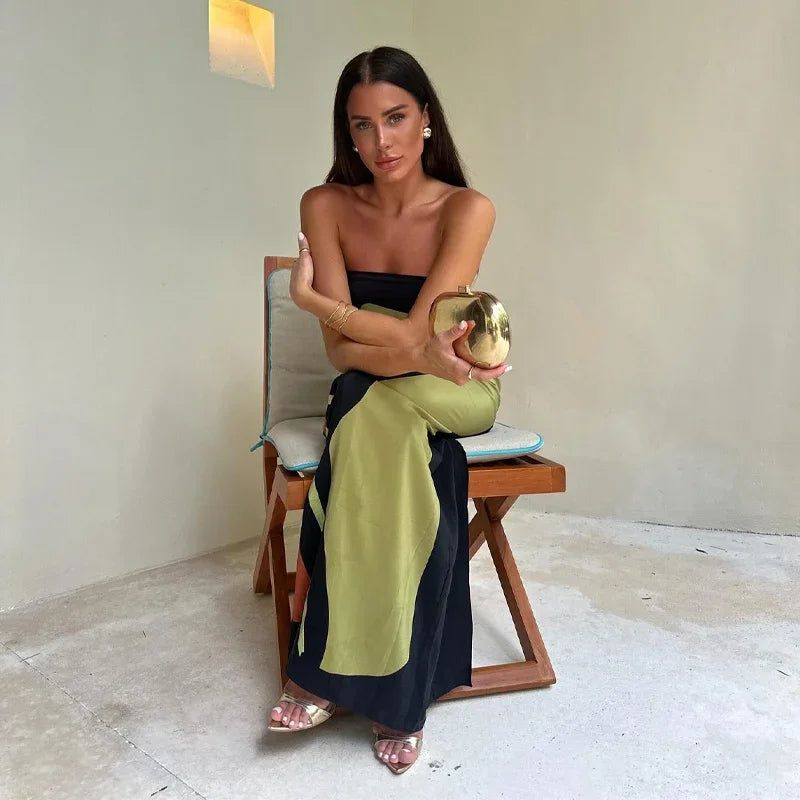 Delilah - Chic off-the-shoulder maxikjole med abstrakt print