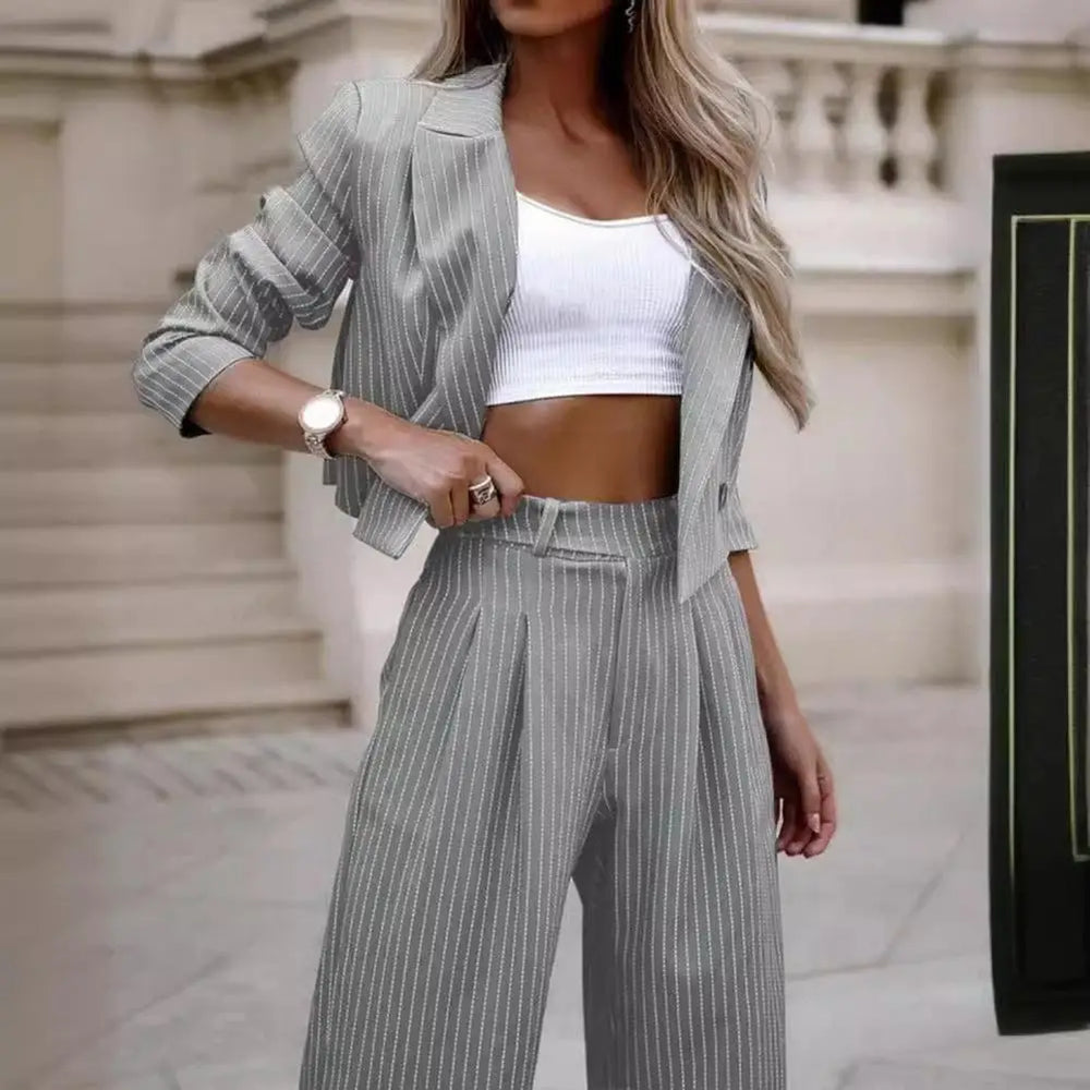 Daniella - nålestribet blazer og buksesæt
