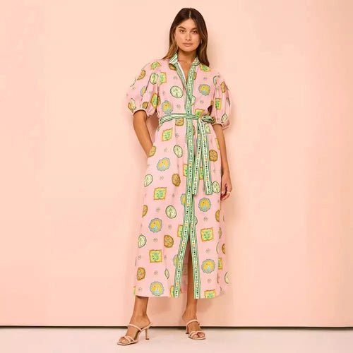 Fiona - kimono kjole med bælte og legende mønstre