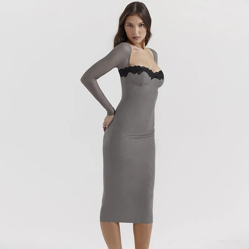 Rosalie - Yndig rød bodycon-kjole med blondedetaljer