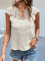 Stilfuld t-shirt til kvinder med blondedetaljer