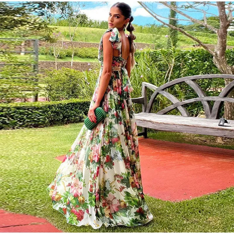 Janey - Elegant rygløs maxikjole med blomsterprint
