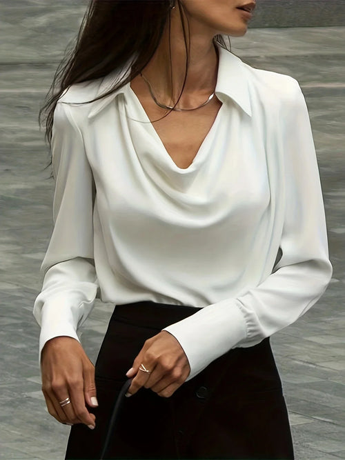 Elegant langærmet top med svingkrave