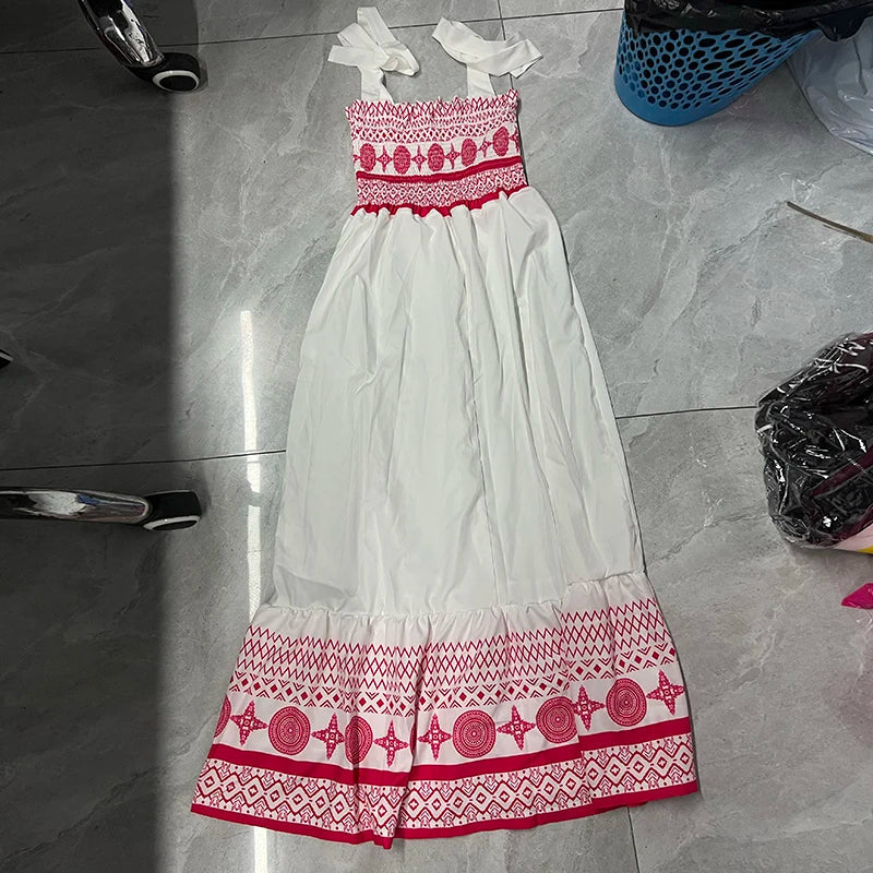 Seraphina - Bohemian maxikjole med broderet kant