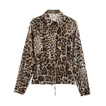 Afskåret top med leopardprint og bælte