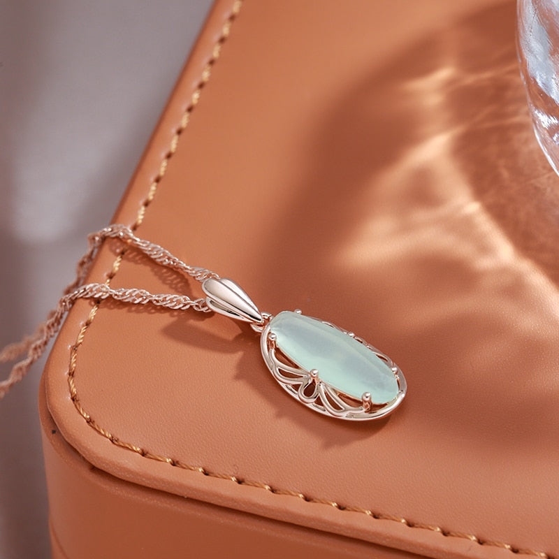 Maribel - Oval cabochon vedhæng med filigran detaljer