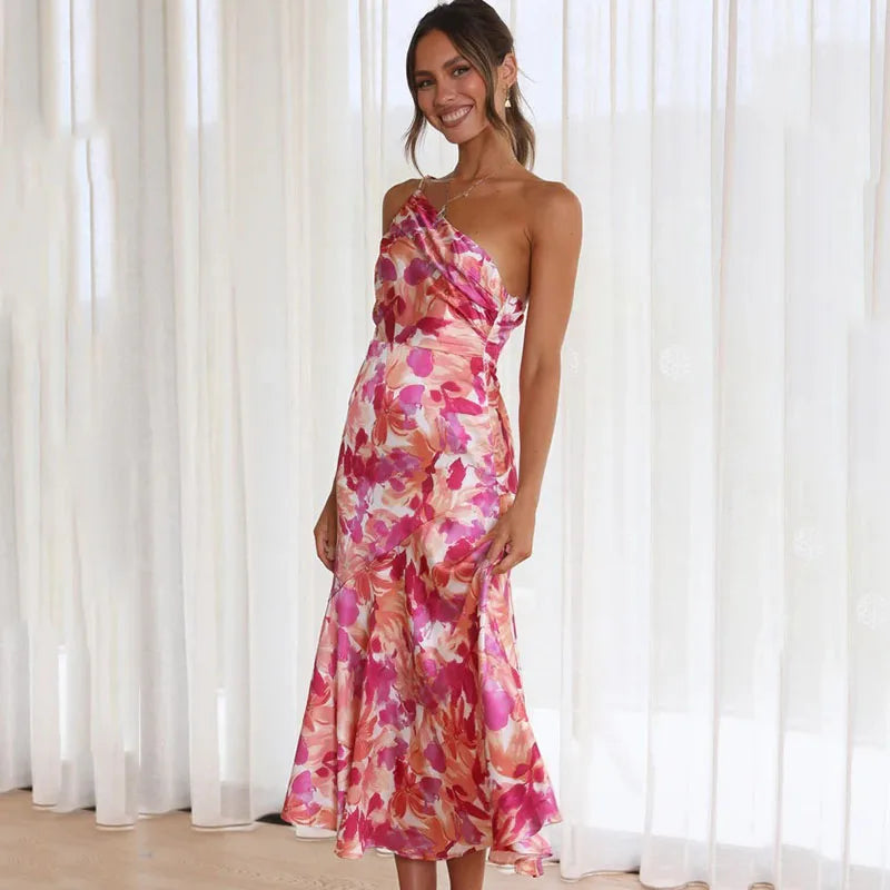 Stella - Kjole med blomsterprint - Iøjnefaldende stil