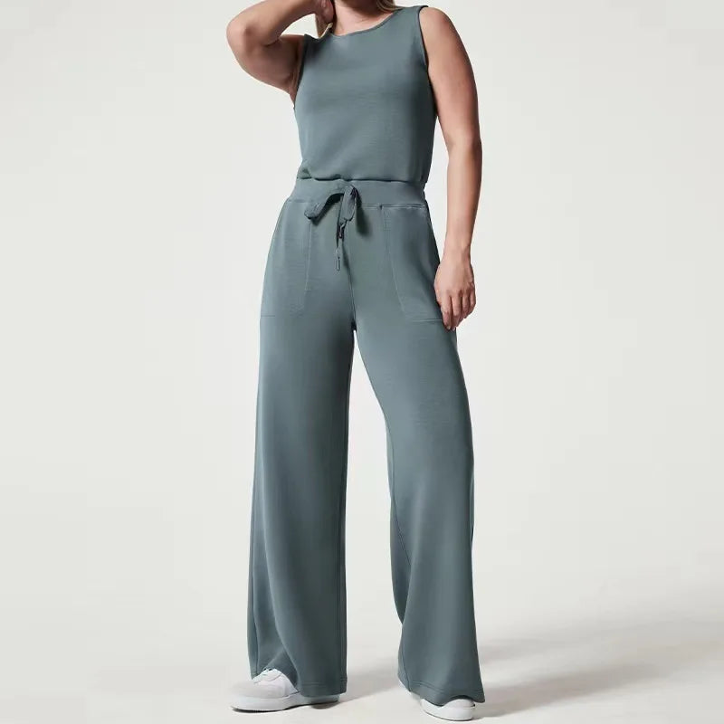 Mia - ærmeløs jumpsuit med brede ben og bindebånd i taljen