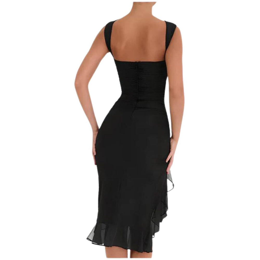 Ella - Elegant Rynket Midi Kjole med Asymmetrisk Flæsekant