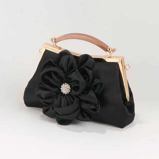 Isabella - satin taske med blomstret sløjfe og rhinstensdetalje