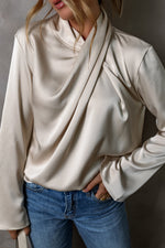 Elegant satinbluse med crossover foran til kvinder