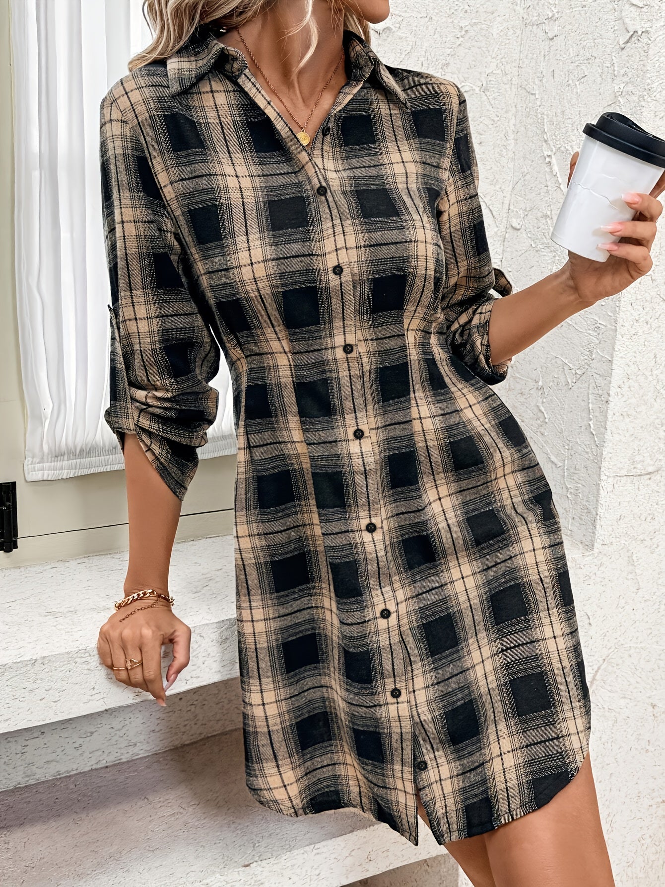 Ternet Skjortekjole med Knaplukning | Casual & Trendy | Perfekt til Lag-på-Lag