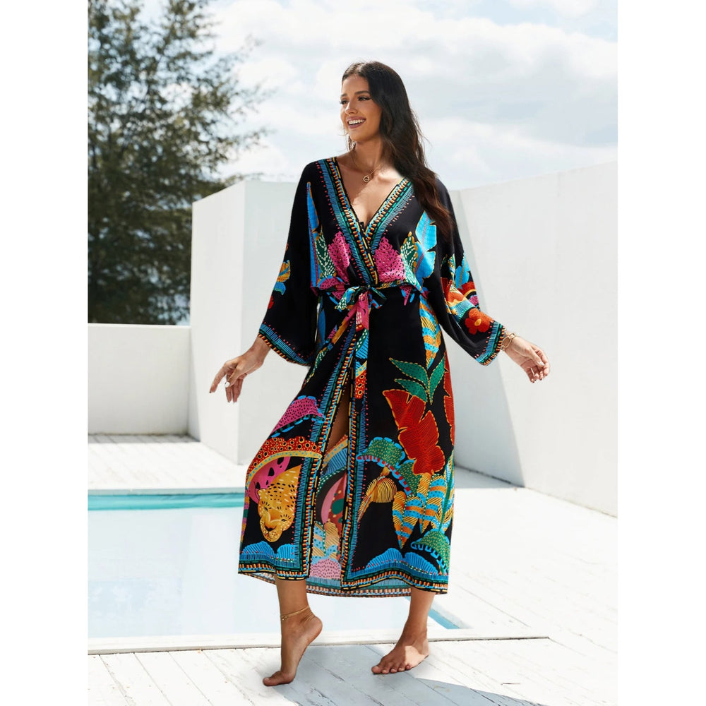 MODA Sort printet kimono med v-hals og bælte