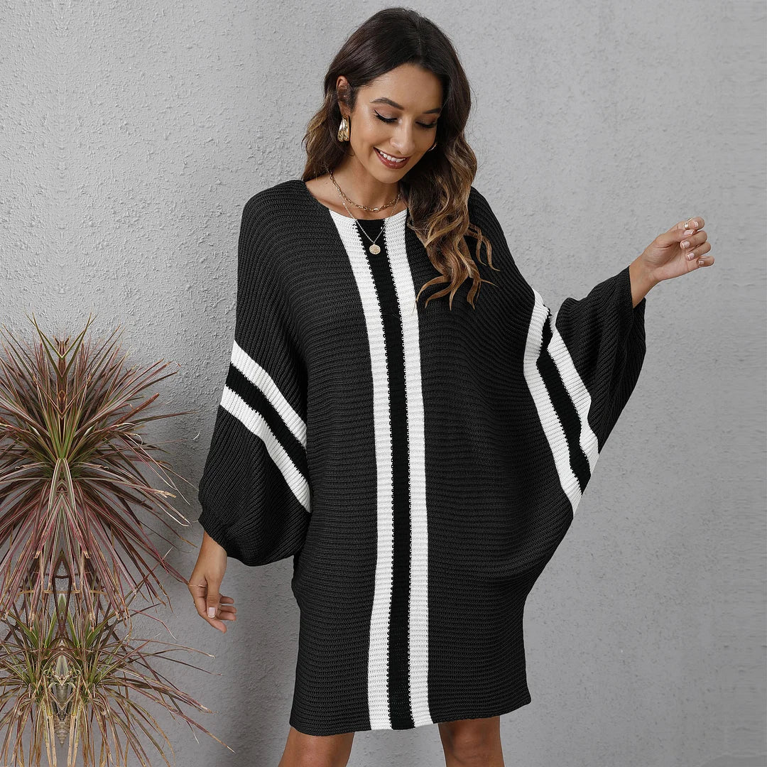 Aria - Oversized strik poncho med stribet accent