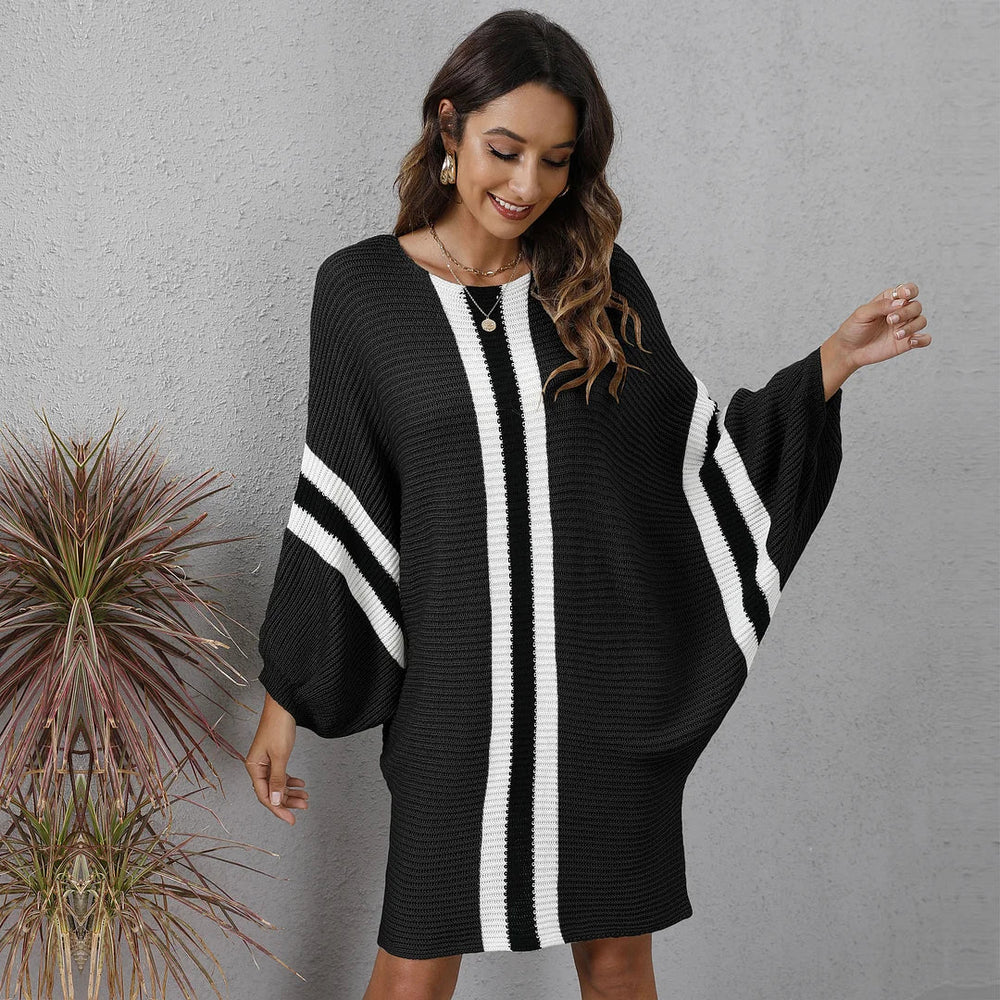 Aria - Oversized strik poncho med stribet accent