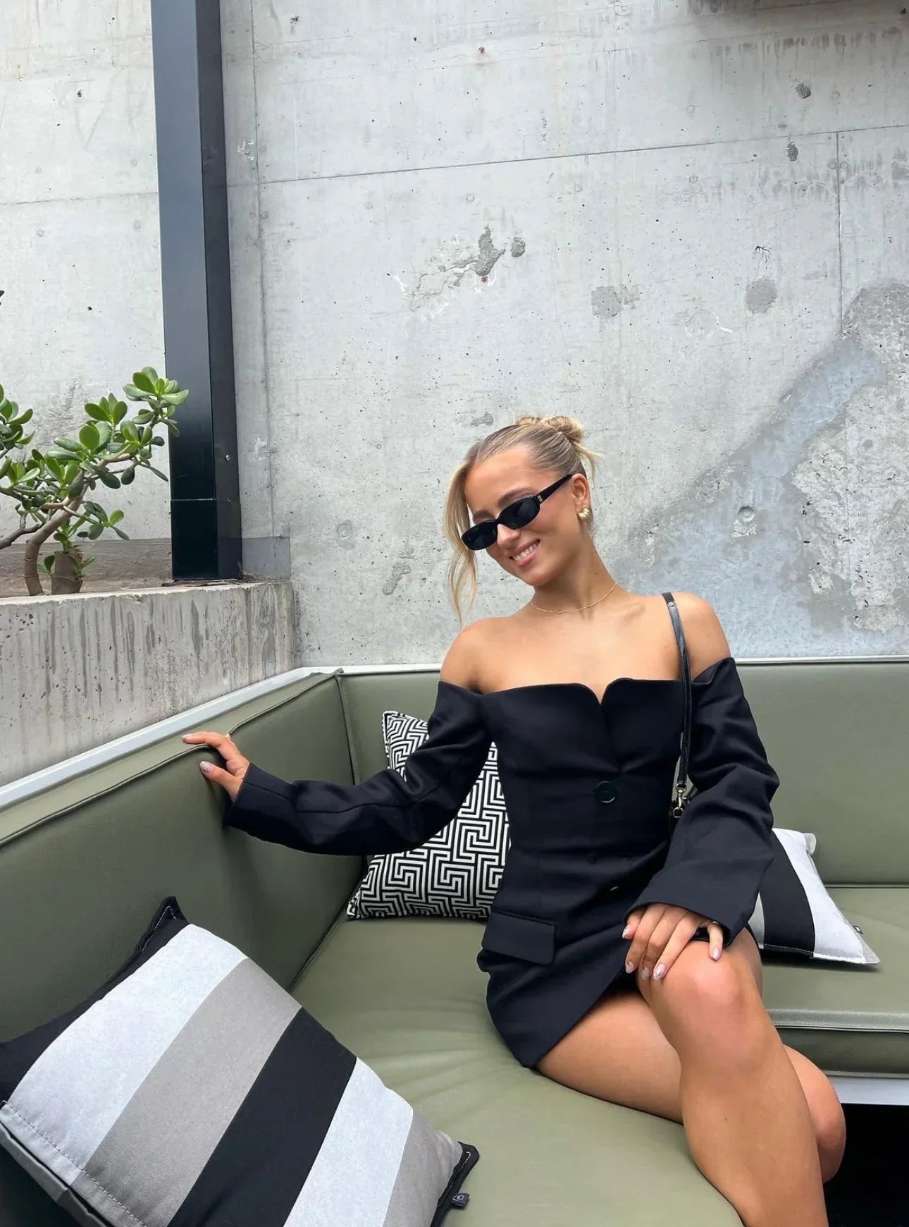 Trudis - Minikjole - Off Shoulder med talje