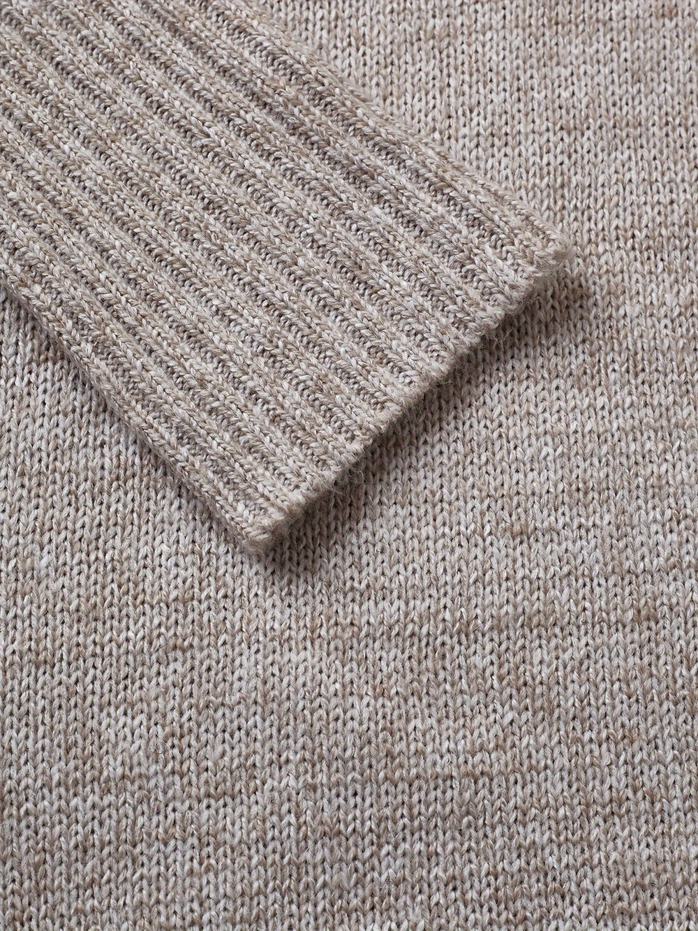 Strikkjole med Asymmetrisk Krave | Elegant & Varm | Tidløst Design