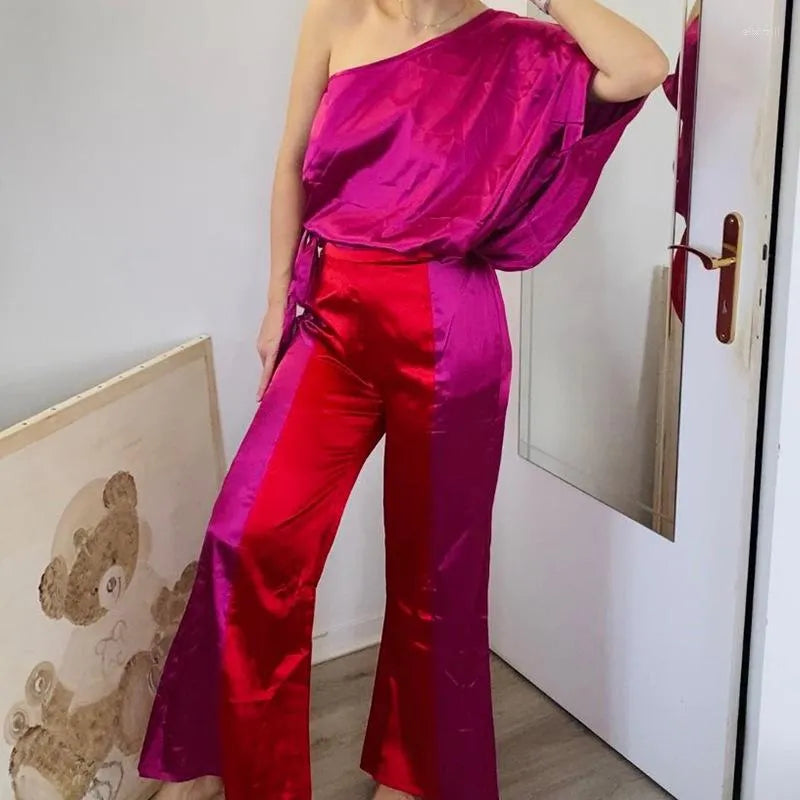 Carmen - Fedt sæt med off-the-shoulder top og bukser med brede ben