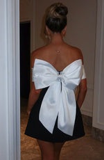 Off-Shoulder Mini Kjole | Elegant Snit | Moderne Festlook