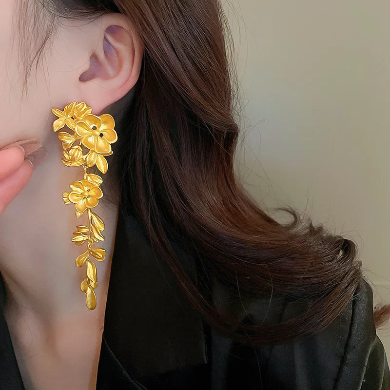 Fiorella - guld-effekt blomstrede kaskade øreringe