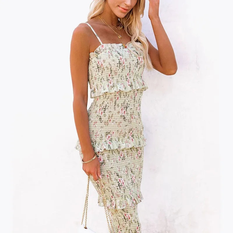 Catalina - lagdelt midikjole med flæse med off-the-shoulder design