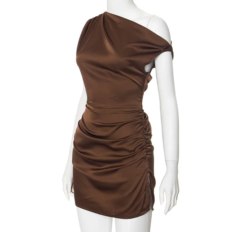 Isabella - Asymmetrisk Ruched Bodycon Minikjole