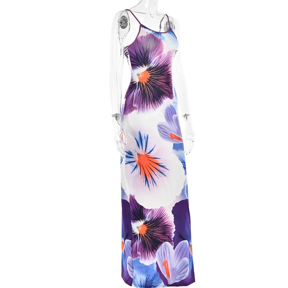 Eloise - midikjole med blomsterprint og blondedetaljer