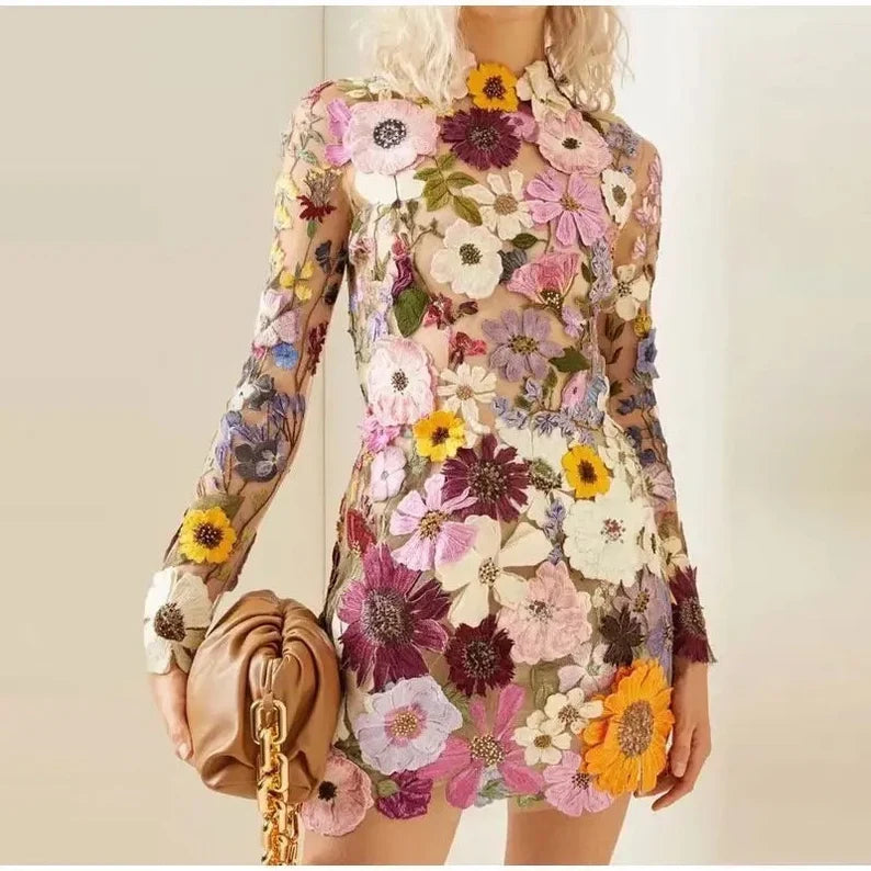 Felicity - Transparent Kjole med Blomsterapplikationer og Lange Ærmer