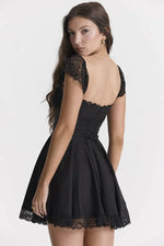Kyra - Elegant kort midi-solkjole
