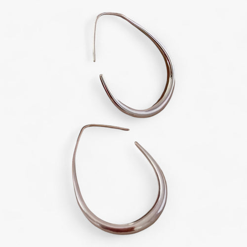 Mila | Geometriske bøjleøreringe - elegant feststil