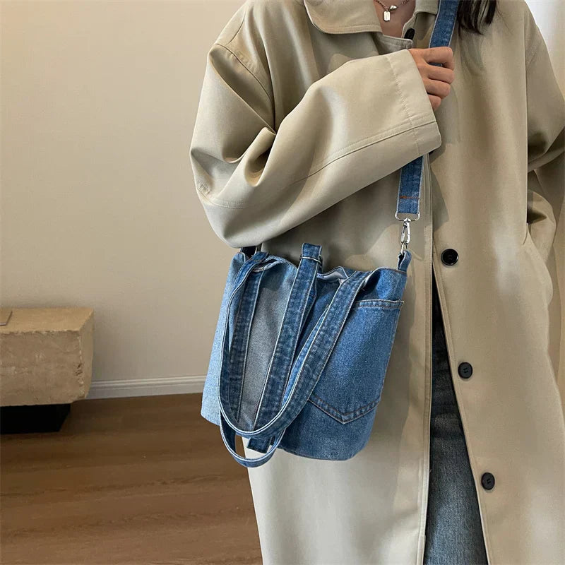 Casual skuldertaske i denim med patchwork-design - Piper