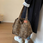 Overdimensioneret bæretaske i kanvas med leopardprint - Margaret